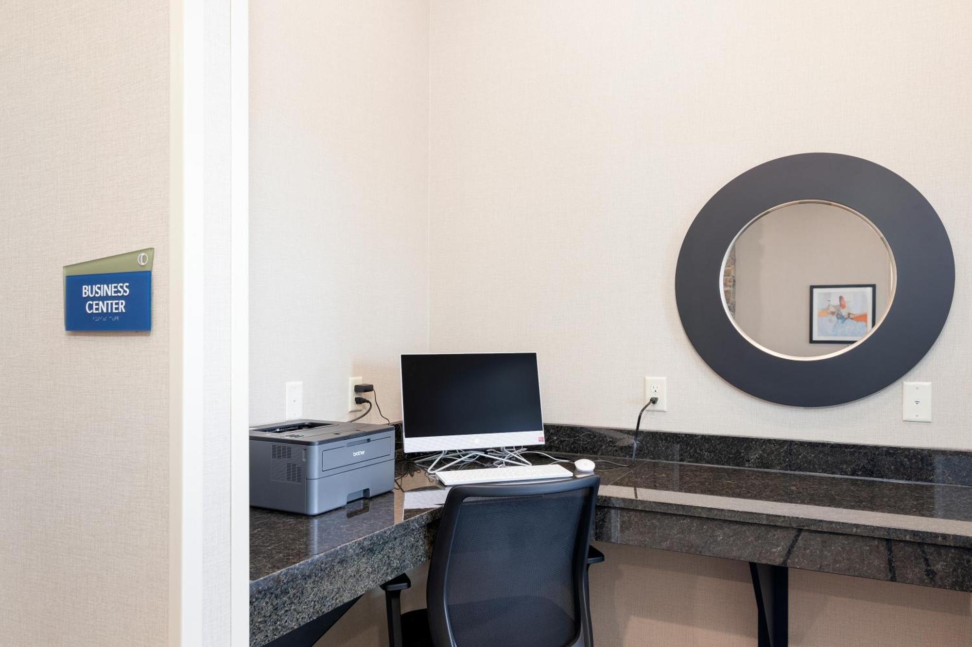 Cobblestone Inn & Suites - Yuma Extérieur photo